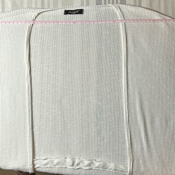 Janice women’s Beach Coverup. One Size. - Picture 7 of 9